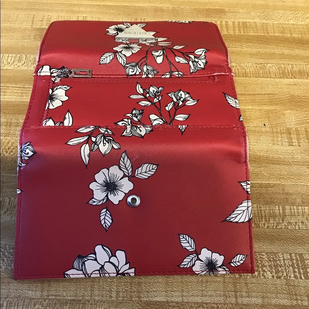 Women’s Guess wallet